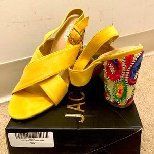 Jacobins Yellow suede embroidered sandal